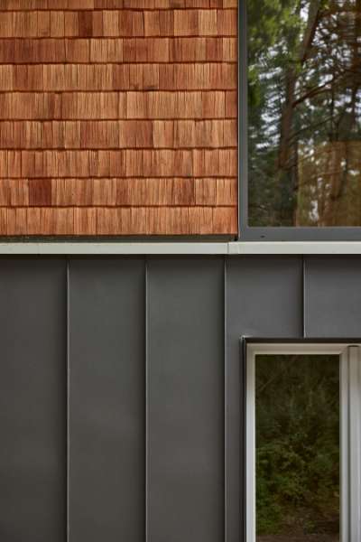 Fassade aus Kombination von Holz und Stahl, Schleusenberg 1, 23896 Panten